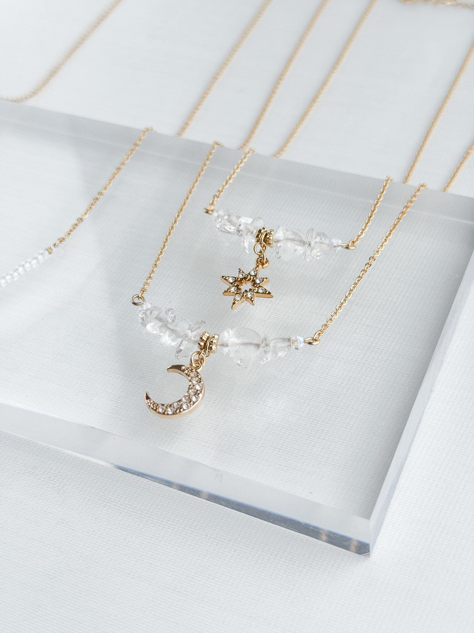 選べる 3Way ネックレス ＊ 星 or 月 クリスタル 天然石 ネックレス (ゴールド）