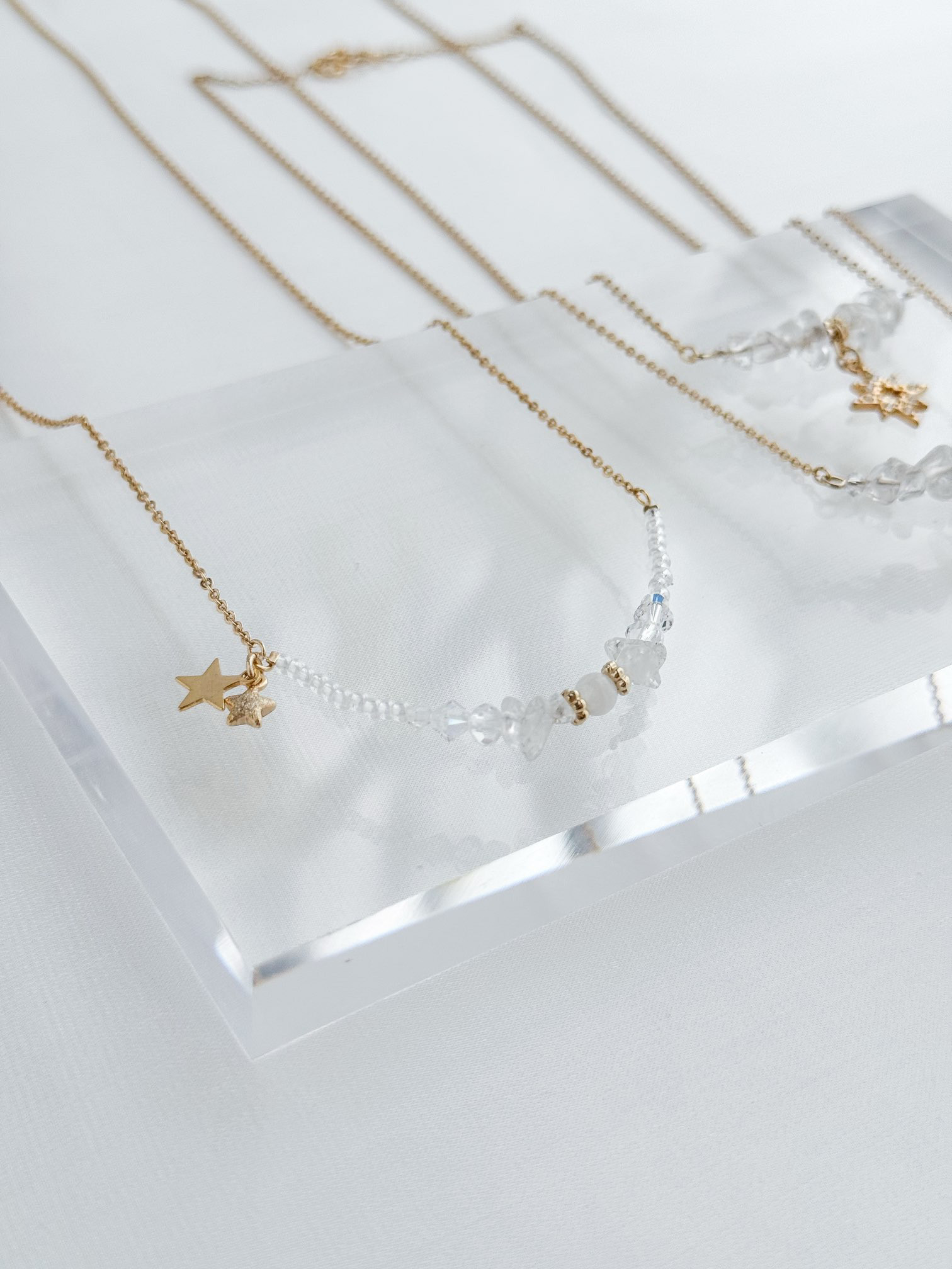 選べる 3Way ネックレス ＊ 星 or 月 クリスタル 天然石 ネックレス (ゴールド）
