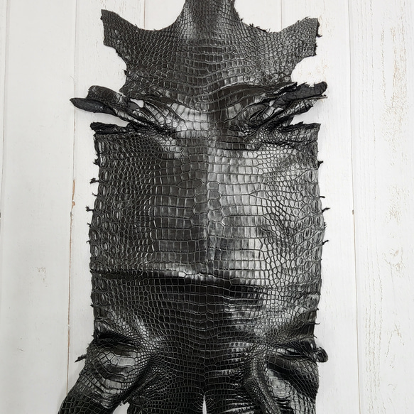 ワニ革 クロコ ナッパ仕上げ  黒 No.C009103 2枚目の画像