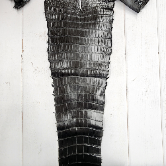 ワニ革 クロコ ナッパ仕上げ  黒 No.C009103 5枚目の画像