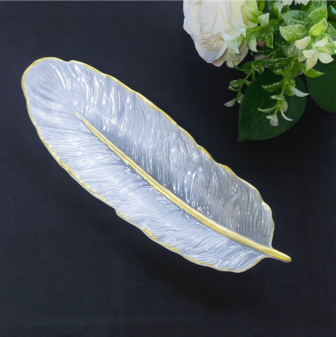 〜クリアなホワイトフェザーのアクセサリートレー〜　天使の羽　アクセサリー収納　眼鏡ケース　キャッシュトレイ　コイントレイ