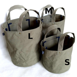 丸底バケツトートバッグ　Sサイズ　塩縮ナイロン　グレージュ　グレーベージュ灰　軽量　アウトドア 6枚目の画像