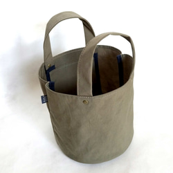 丸底バケツトートバッグ　Sサイズ　塩縮ナイロン　グレージュ　グレーベージュ灰　軽量　アウトドア 3枚目の画像