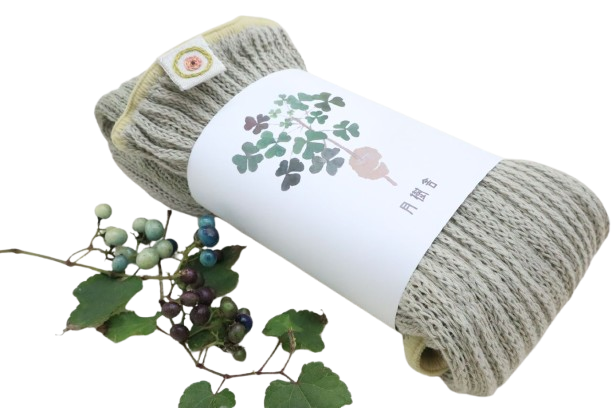 野葡萄　満月の草木染めレッグウォーマー　シルバーグリーン