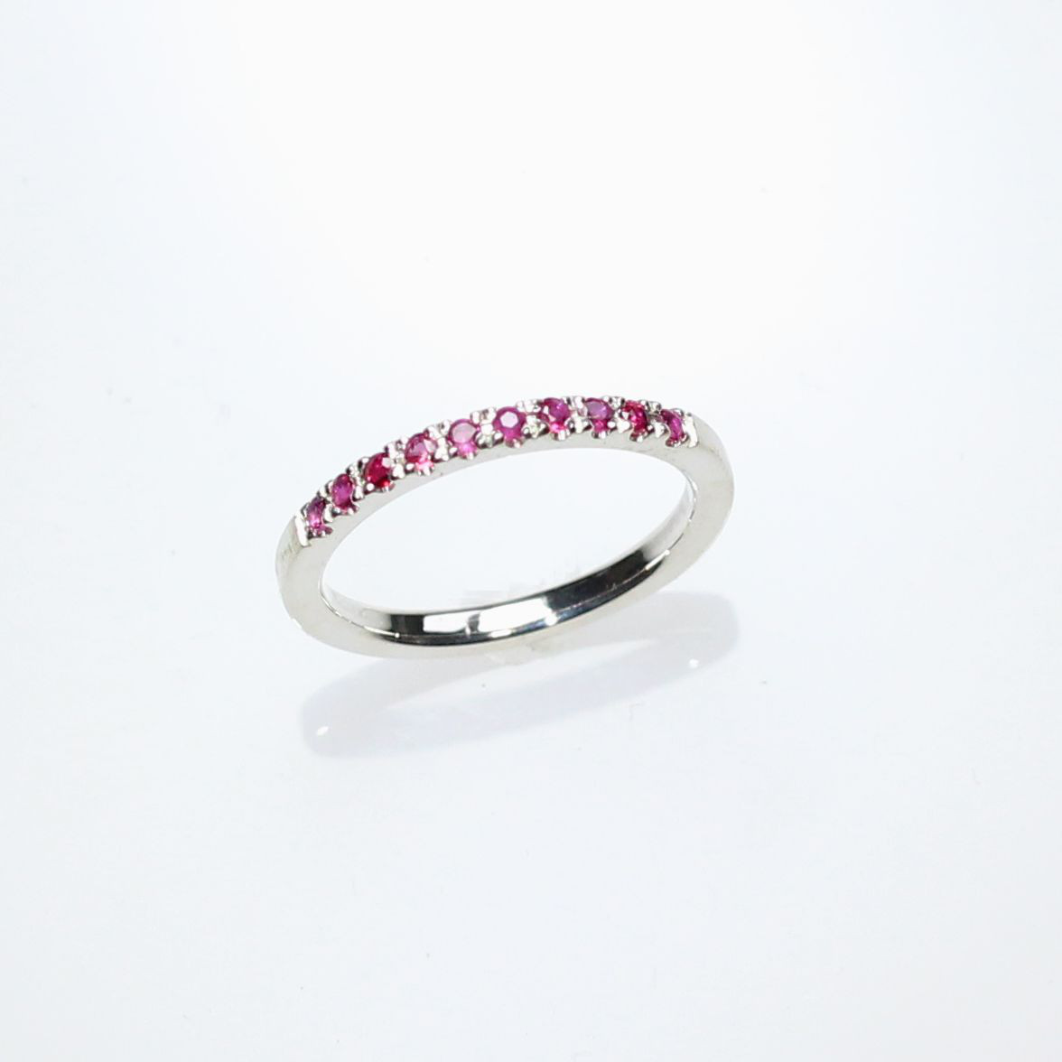Sv925 ルビー・ハーフエタニティリング 14,399円