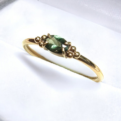 ペリドット アンティーク風リング オーバルファセット・カット 指輪