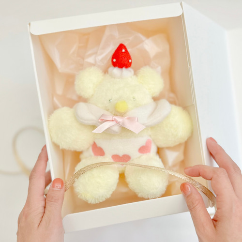 残り1人】ショートケーキのくまさん｜5人限定のやさしいぬいぐるみ