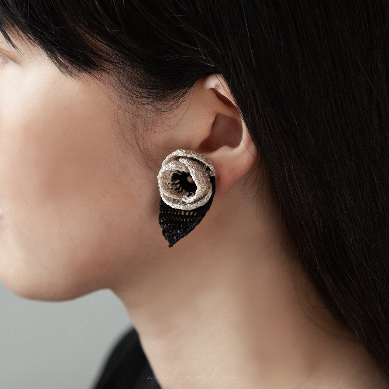 [予約販売] シルクの手編みイヤリング・ピアス | 月夜の庭園 満月◯ (送料無料)