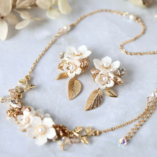 セット割》白い花とbijou＊葉っぱの華やかピアス／イヤリング＋