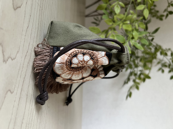 ミニ巾着 / カーキグリーン / 1点もの 2枚目の画像
