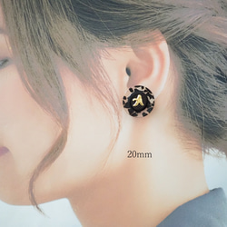 N様★モザイクデザイン　ブラック×クリア　2way　レトロボタンピアス　ゴールドフープ 6枚目の画像