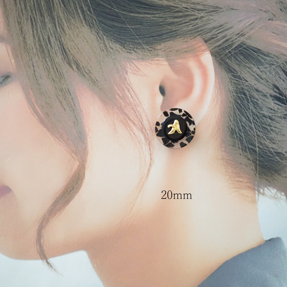 N様★モザイクデザイン　ブラック×クリア　2way　レトロボタンピアス　ゴールドフープ 6枚目の画像