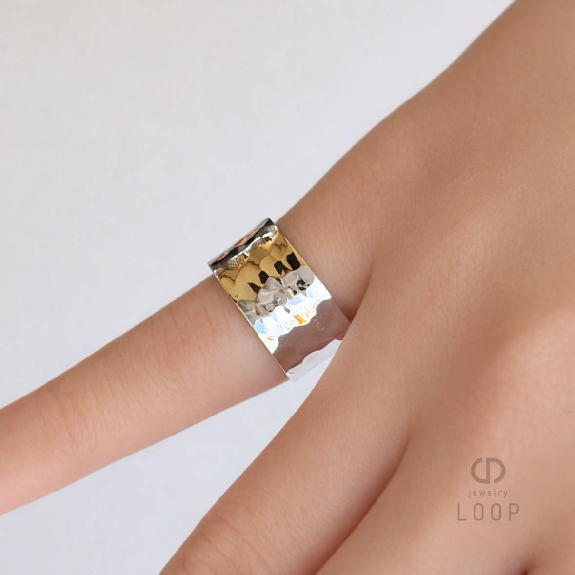 「凪（なぎ）リング｜静けさの中のきらめき」 シルバー925・ロジウムコーティング