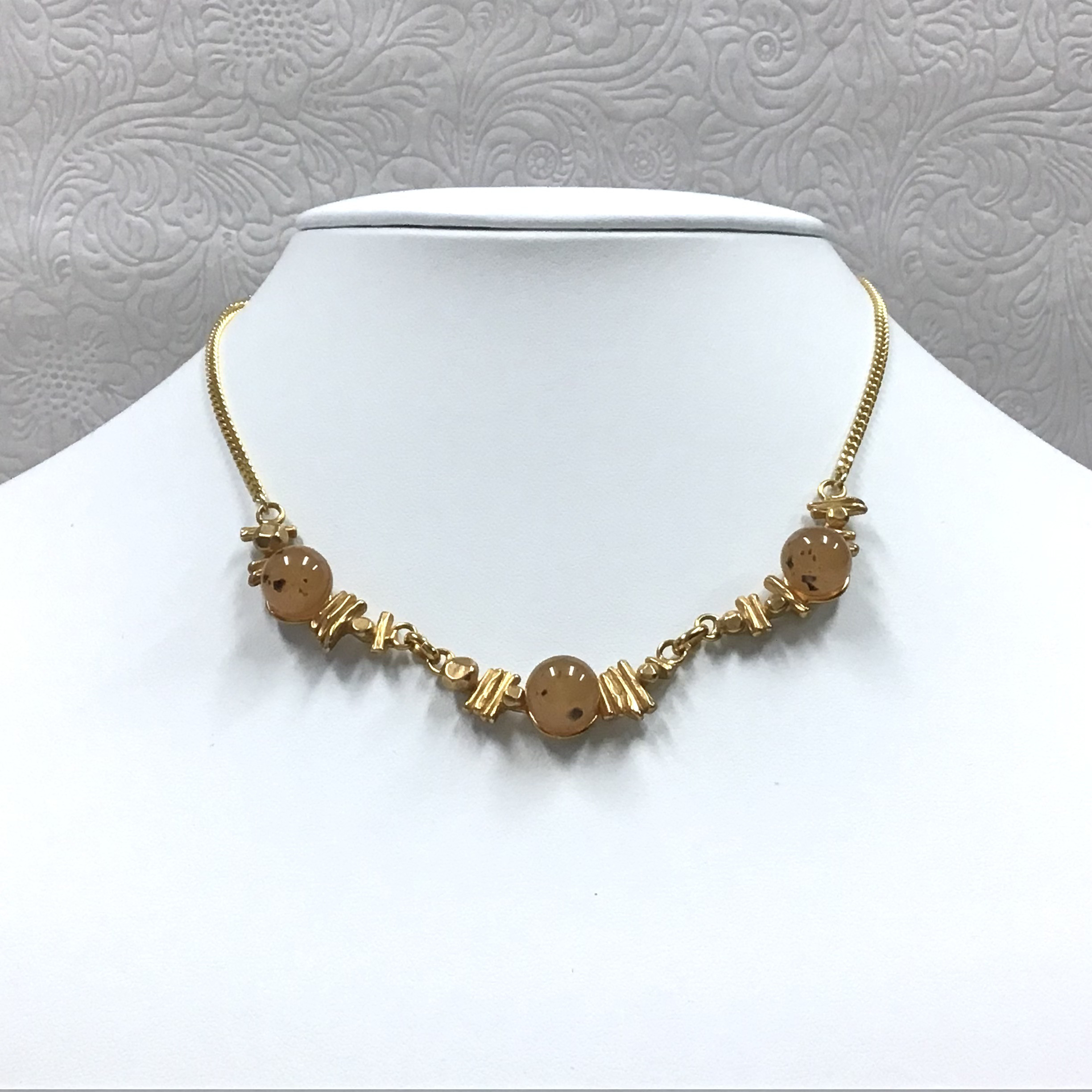 「木の実のネック」No.951 ｱｯｼｭ