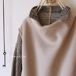 １点のみ♪ボトルネックベスト（オーガニックコットンニット/グレージュ） 3枚目の画像