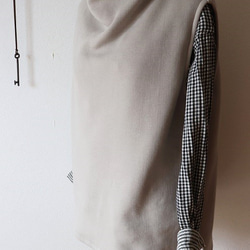 １点のみ♪ボトルネックベスト（オーガニックコットンニット/グレージュ） 7枚目の画像