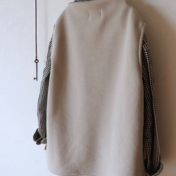 １点のみ♪ボトルネックベスト（オーガニックコットンニット/グレージュ） 4枚目の画像