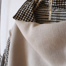 １点のみ♪ボトルネックベスト（オーガニックコットンニット/グレージュ） 5枚目の画像