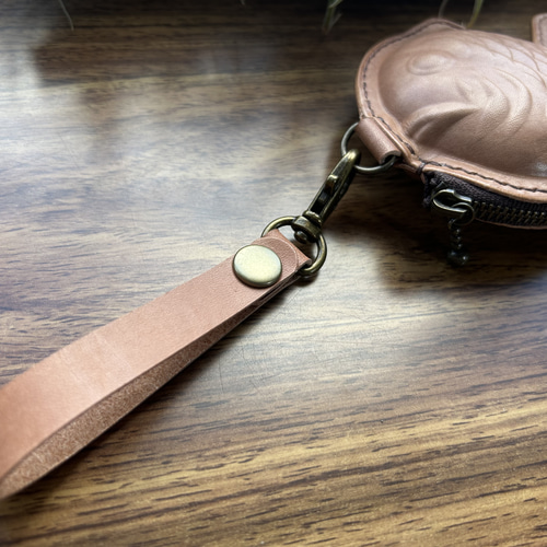 数量限定！【牛本革】たい焼き型ミニポーチ｜遊び心ある小物・小銭入れ