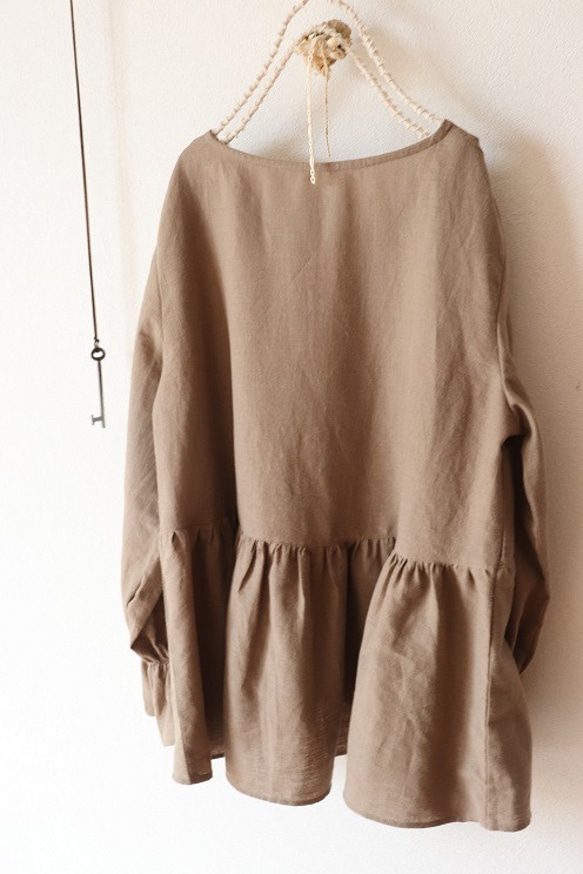 ハーフリネンのキャンディースリーブtops（モカベージュ） 4枚目の画像