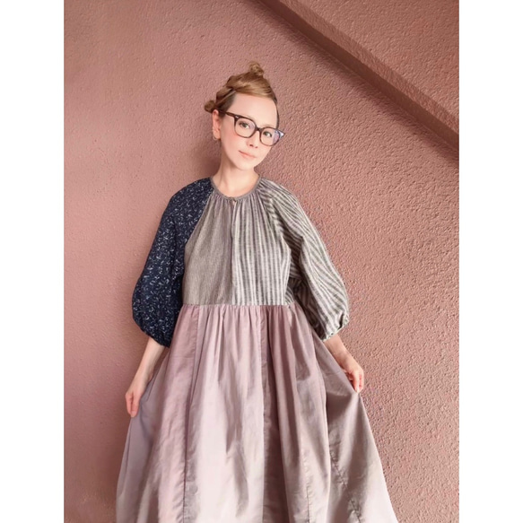 RATA❤️長さ選べる❣️大人のパッチワークワンピース❤️ゆったり身幅❤️フラワー×スモーキーストライプ×コーデュロイ 2枚目の画像