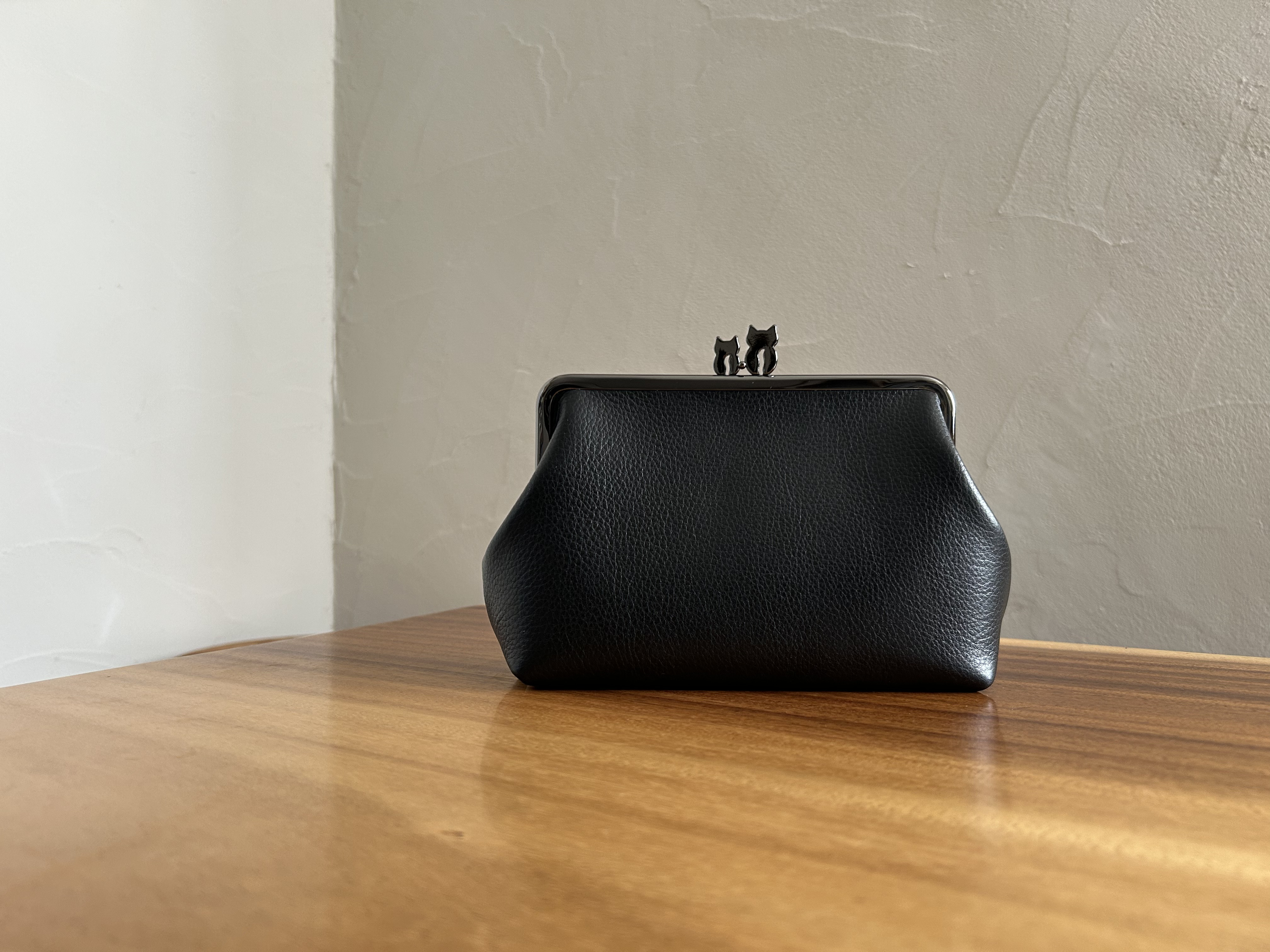 かわいい猫の口金のがま口ポーチ（ブラック）