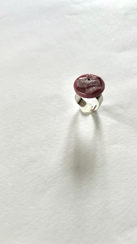 針がくっつく指輪型針刺し　チェコのガラスボタン「dogs」 12枚目の画像