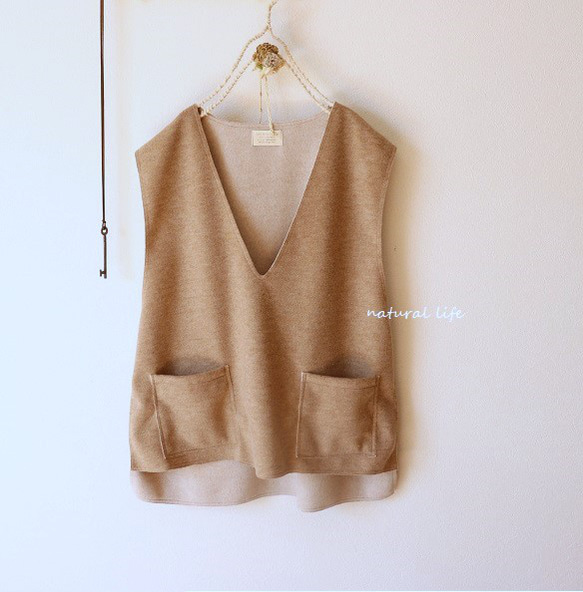 深Vポケット付きベスト（杢ベージュ） 5枚目の画像