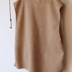 深Vポケット付きベスト（杢ベージュ） 10枚目の画像