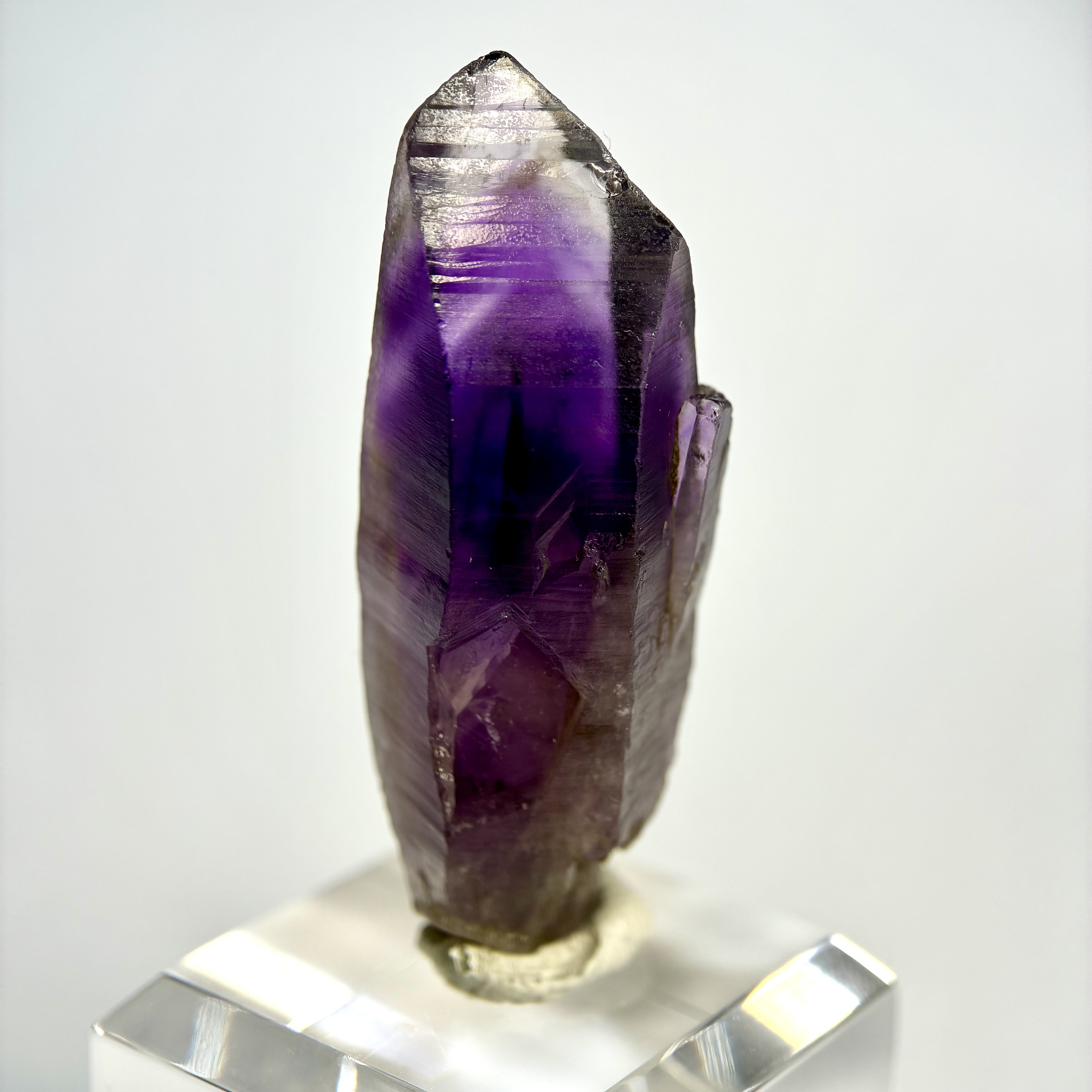 ナイジェリア産アメジスト 【一点物】 原石 鉱物 天然石 (No.1768)