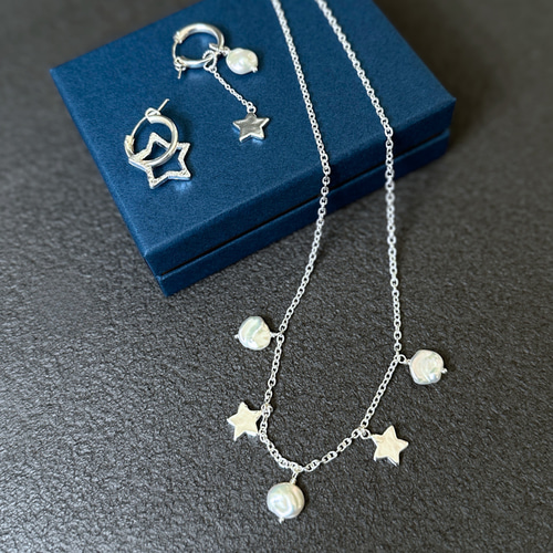 クリスマスコフレ 「星を拾いに行く夜」純銀の星と淡水パールのピアス