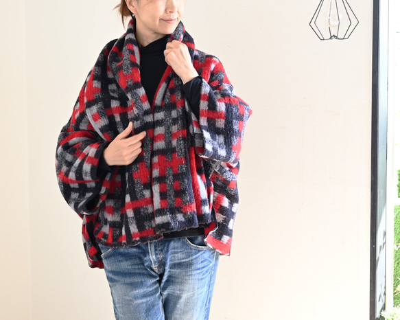 ふんわり♪ぬくぬく♪なショールタイプカーディガン　：レッド系 1枚目の画像