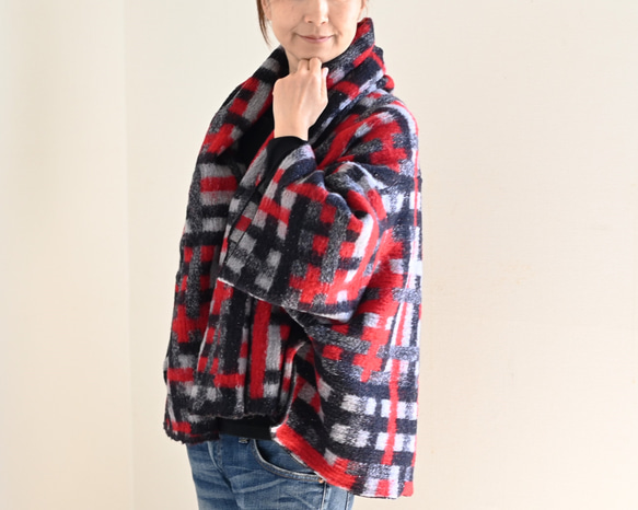 ふんわり♪ぬくぬく♪なショールタイプカーディガン　：レッド系 2枚目の画像