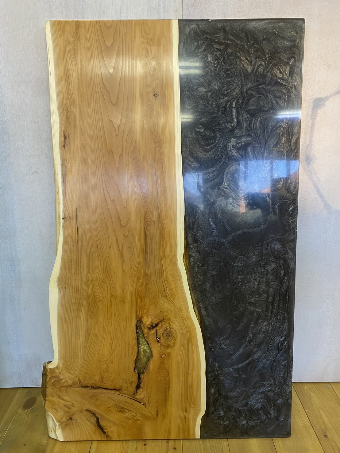 一枚板専門店　レジン天板⑦　ケヤキ×ブラック