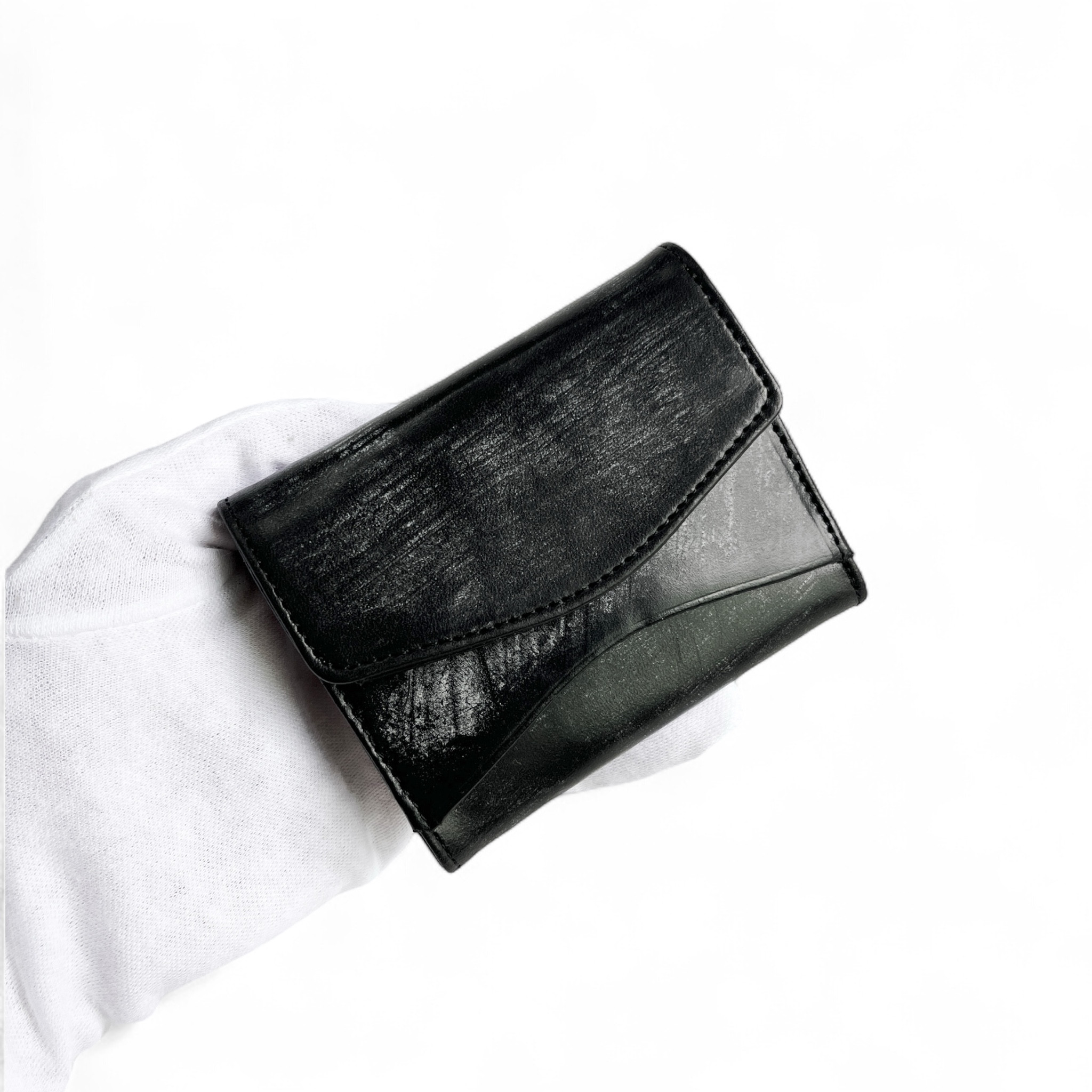 "番外編 "マイクロウォレット 英国産ブライドルレザー < Black>  小さな三つ折り財布　名入れ可