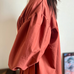 クロシェレースとプリーツのクラシカルワンピース　レンガ 12枚目の画像