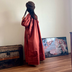 クロシェレースとプリーツのクラシカルワンピース　レンガ 6枚目の画像