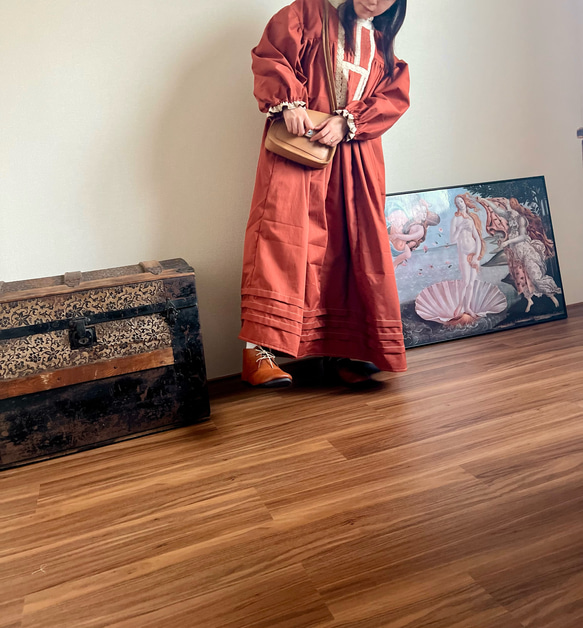 クロシェレースとプリーツのクラシカルワンピース　レンガ 5枚目の画像