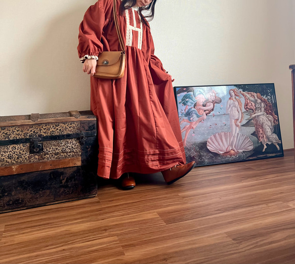 クロシェレースとプリーツのクラシカルワンピース　レンガ 8枚目の画像