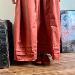 クロシェレースとプリーツのクラシカルワンピース　レンガ 15枚目の画像