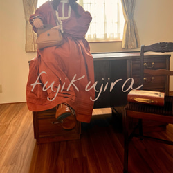 クロシェレースとプリーツのクラシカルワンピース　レンガ 1枚目の画像