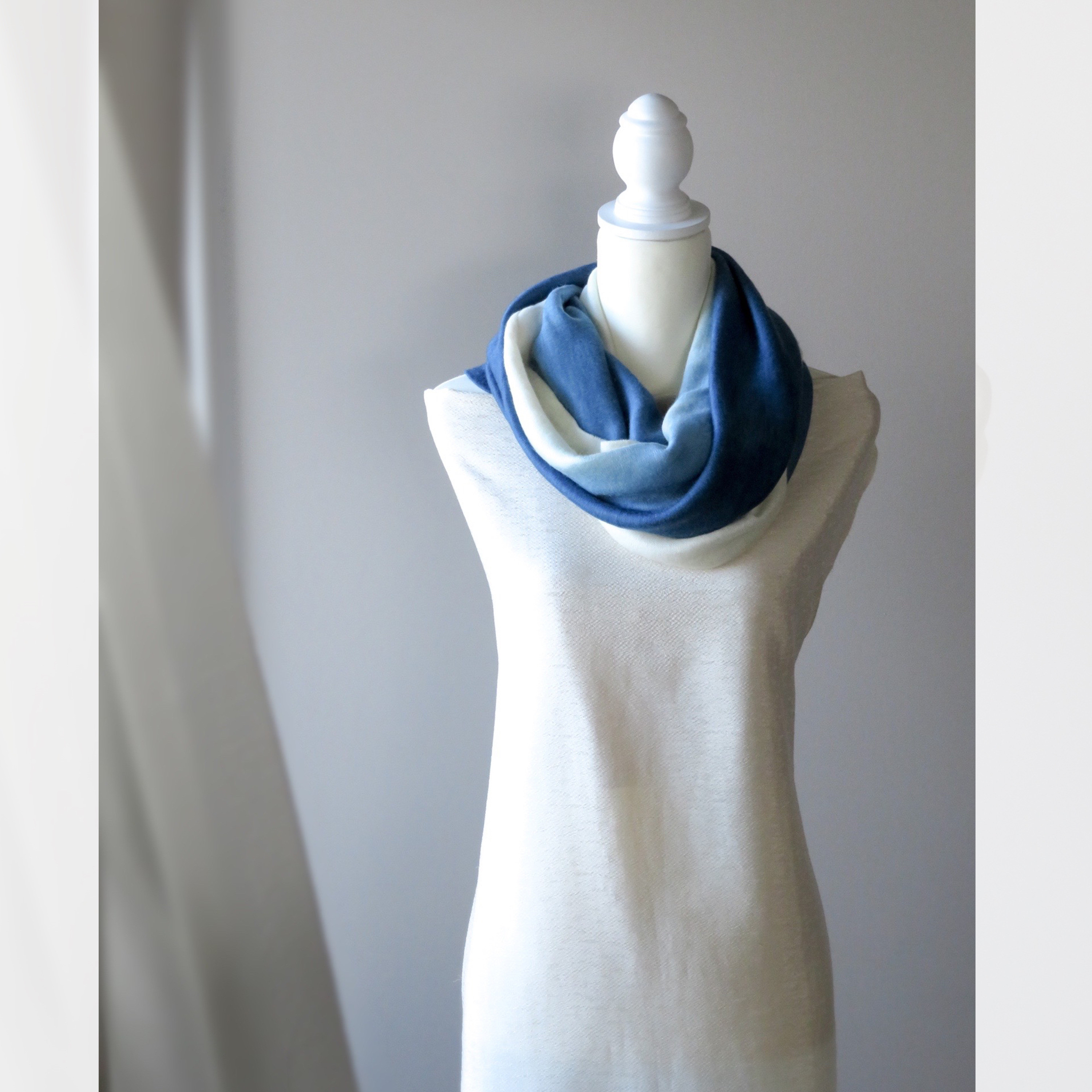 天然藍染：アルパカ スヌード・S　白暈