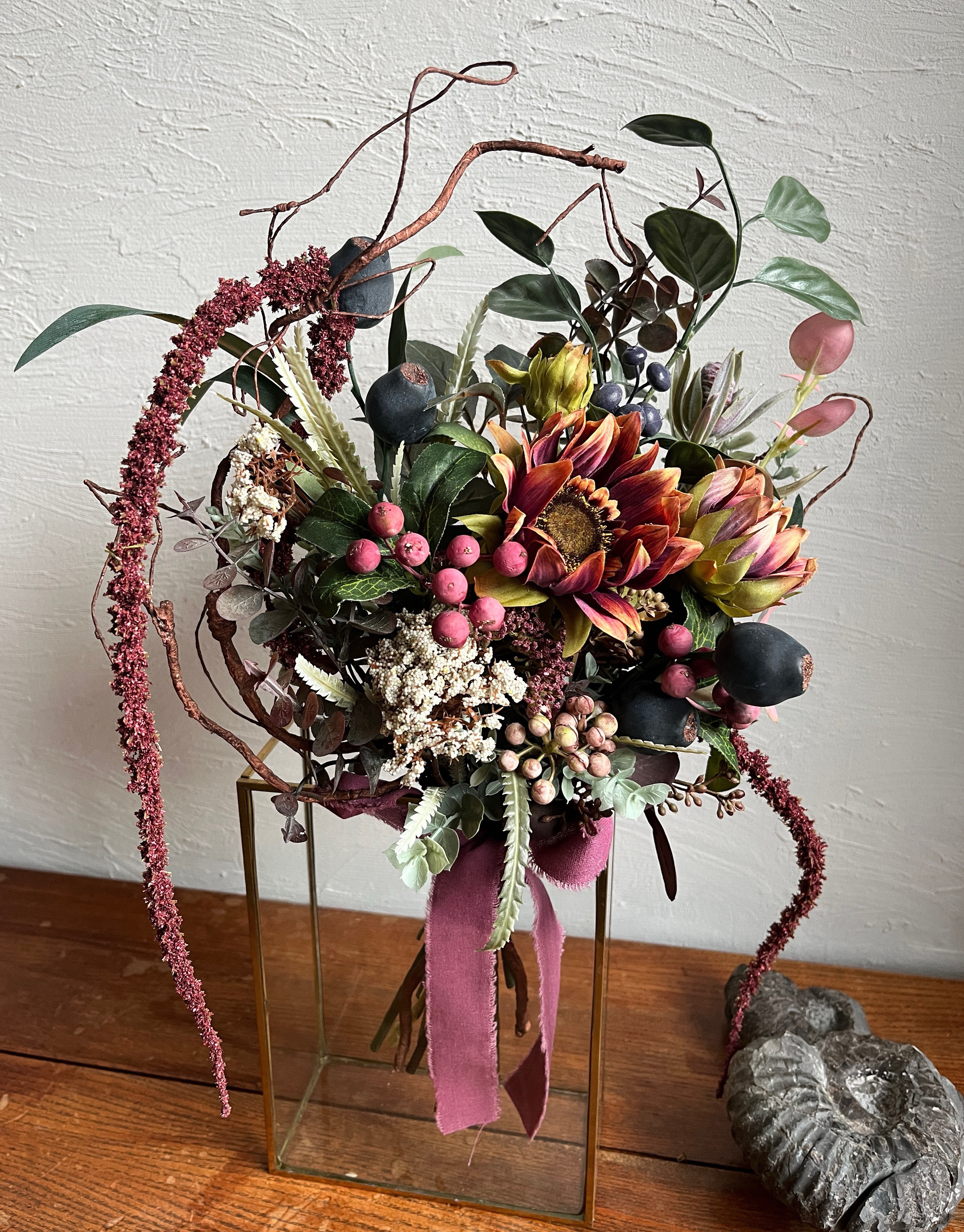 シックカラーのナチュラルブーケ