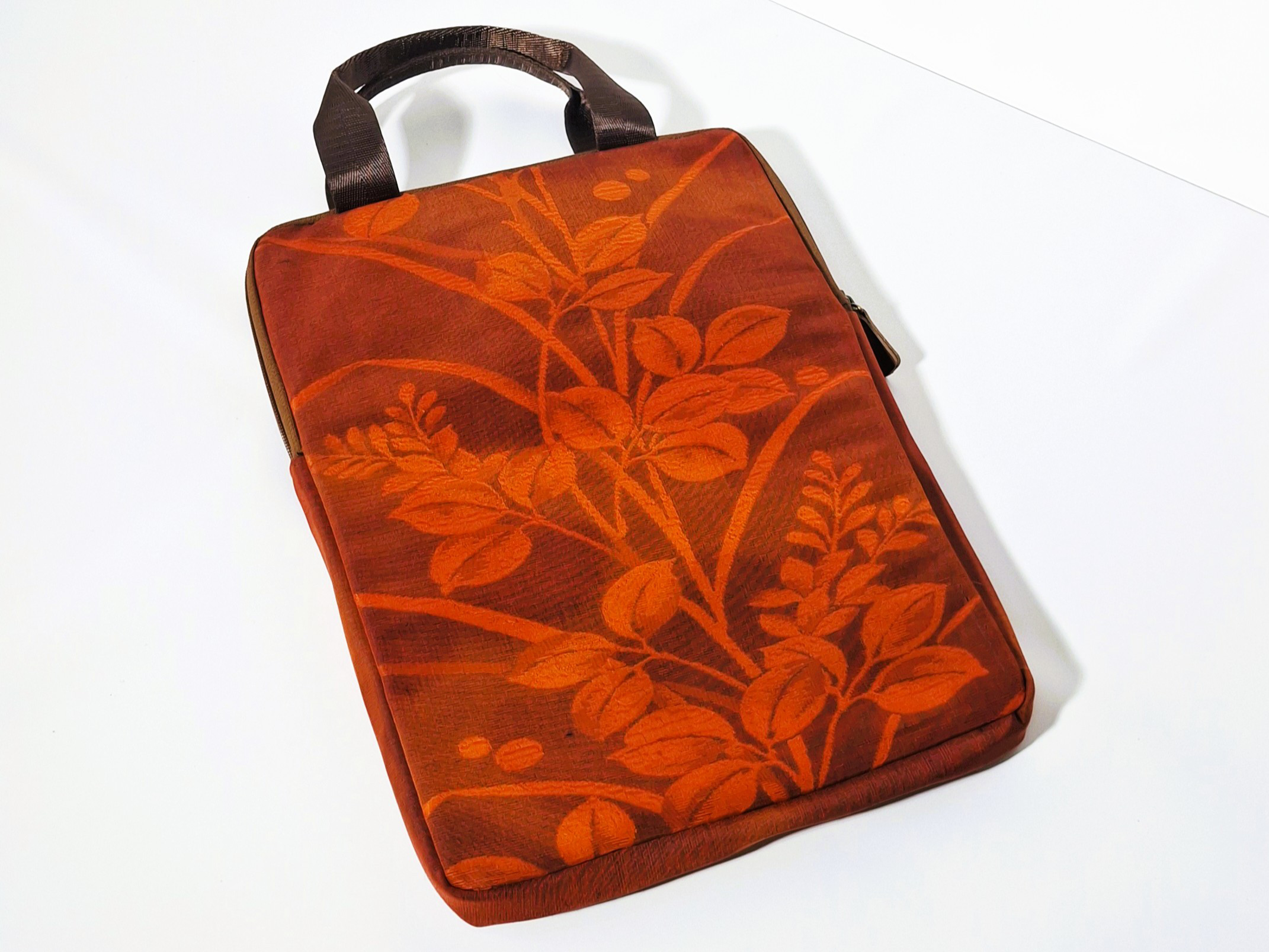 PCケース　バック　LARAS（ララス）リメイク　アップサイクル　帯　一点もの　ユニセックス　草花模様