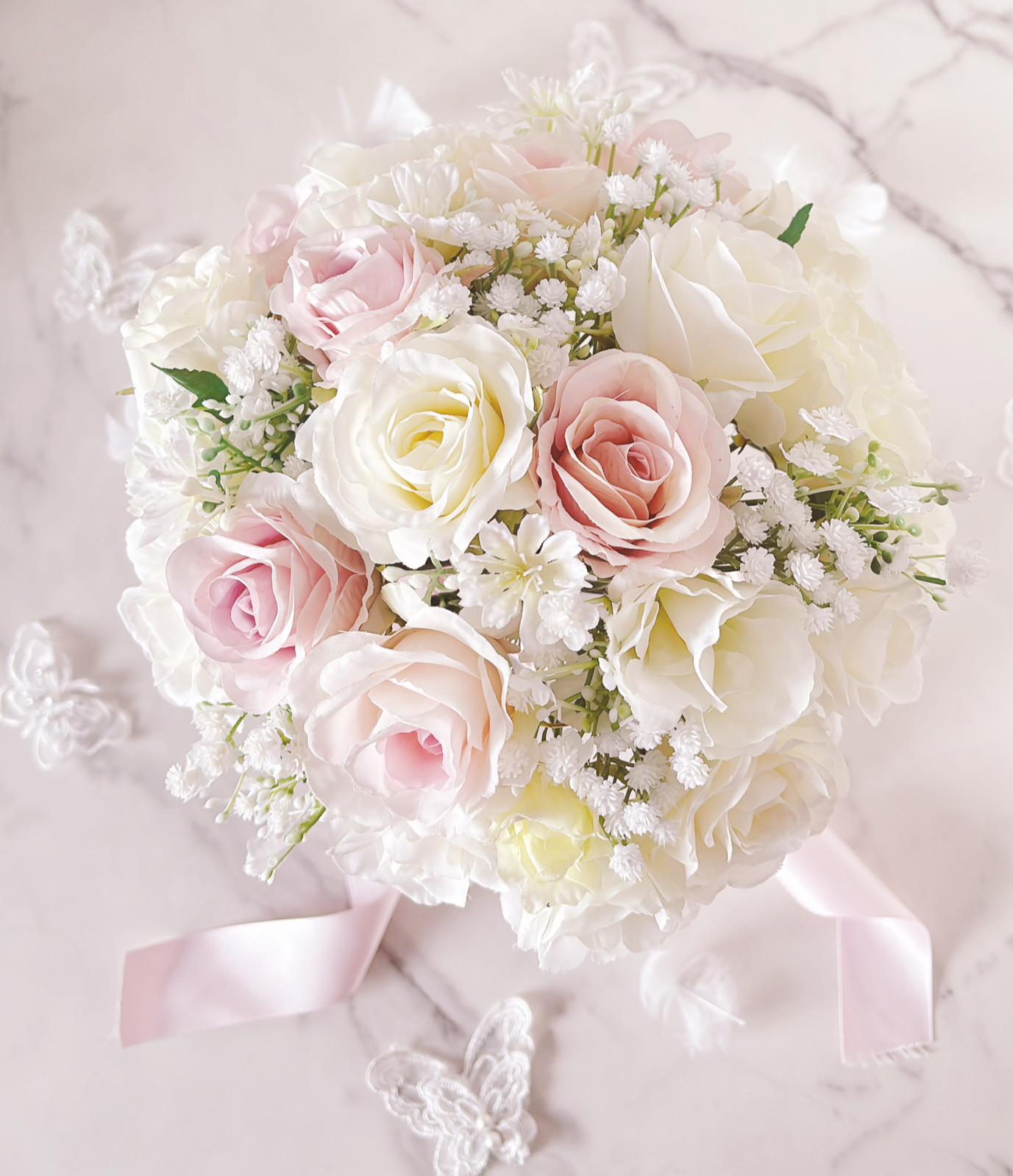 【ピンク＆ホワイトローズとカスミソウのラウンドブーケ】ウェディングブーケ＆ブートニア／造花・アーティフィシャルフラワー