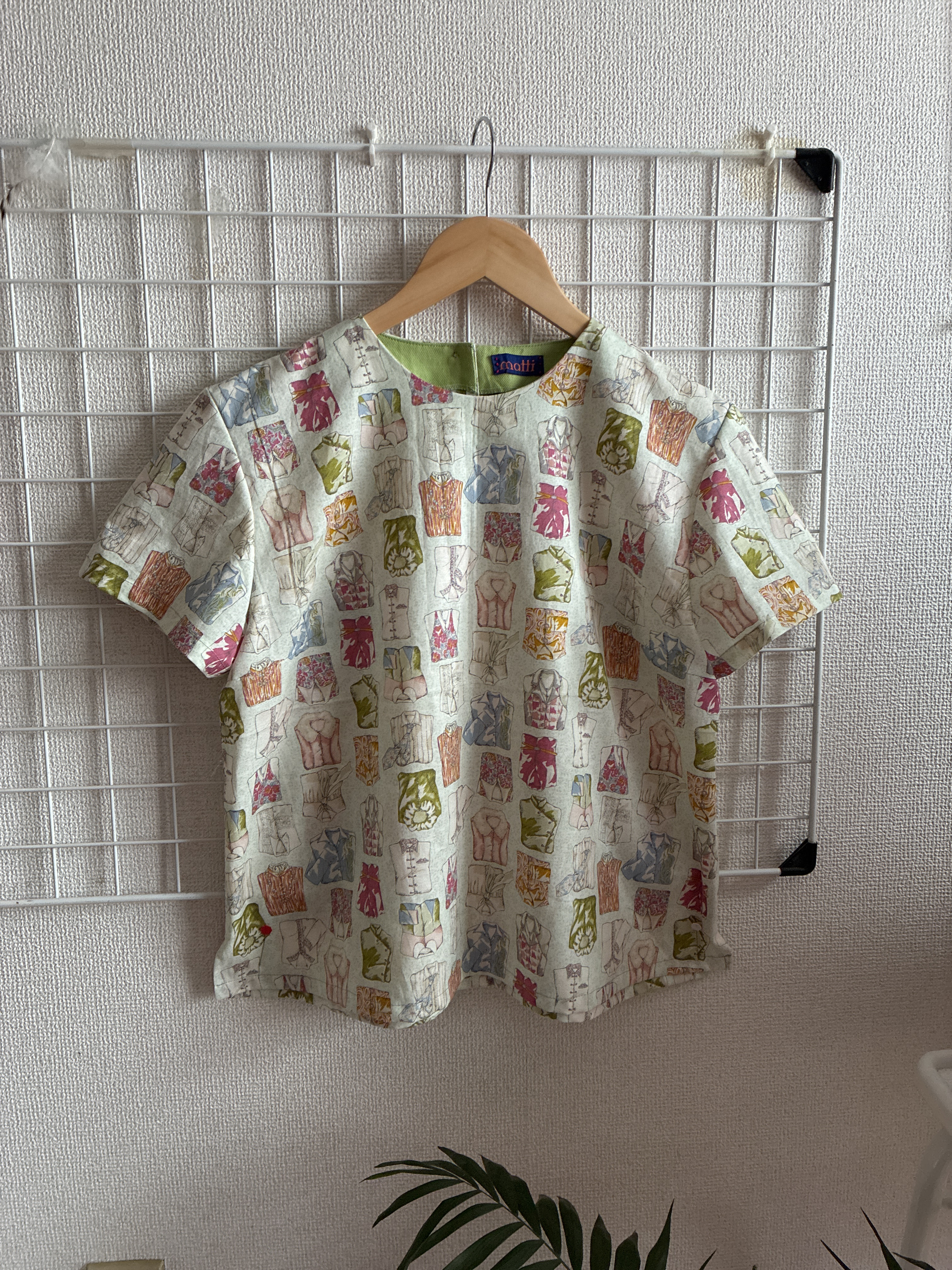 シンプルTトップス
