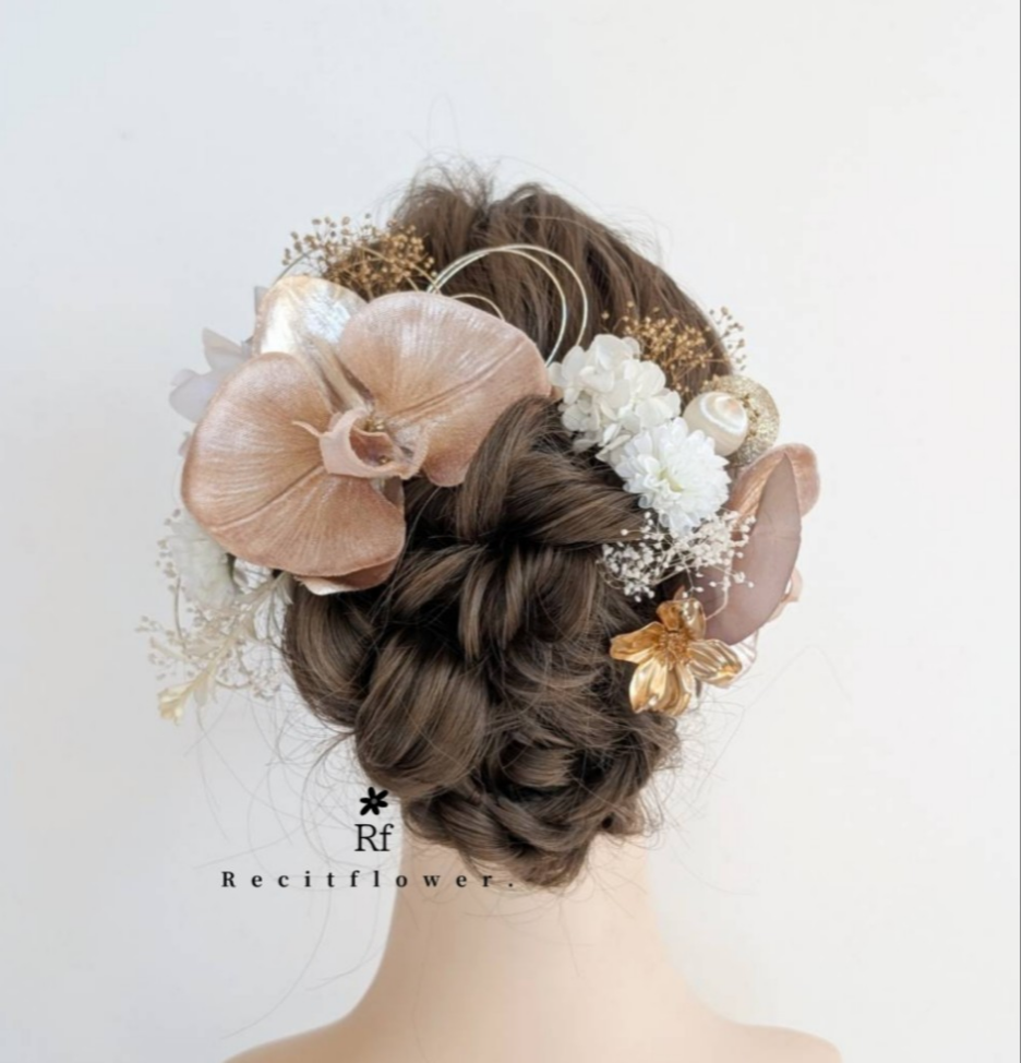 質感が可愛い胡蝶蘭が目を引く髪飾り 成人式 卒業式 結婚式 七五三 水引 白 ゴールド 胡蝶蘭 髪飾り RC244