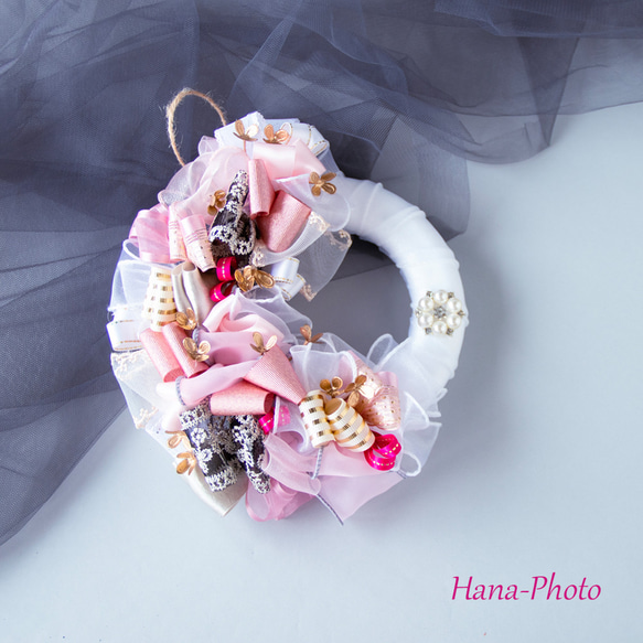 新作＞スイートピンクのお洒落リボン・リース　　 リース台：約15㎝   (526) 9枚目の画像