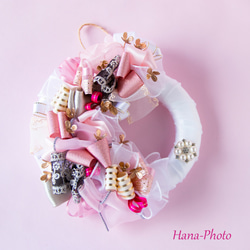 新作＞スイートピンクのお洒落リボン・リース　　 リース台：約15㎝   (526) 1枚目の画像