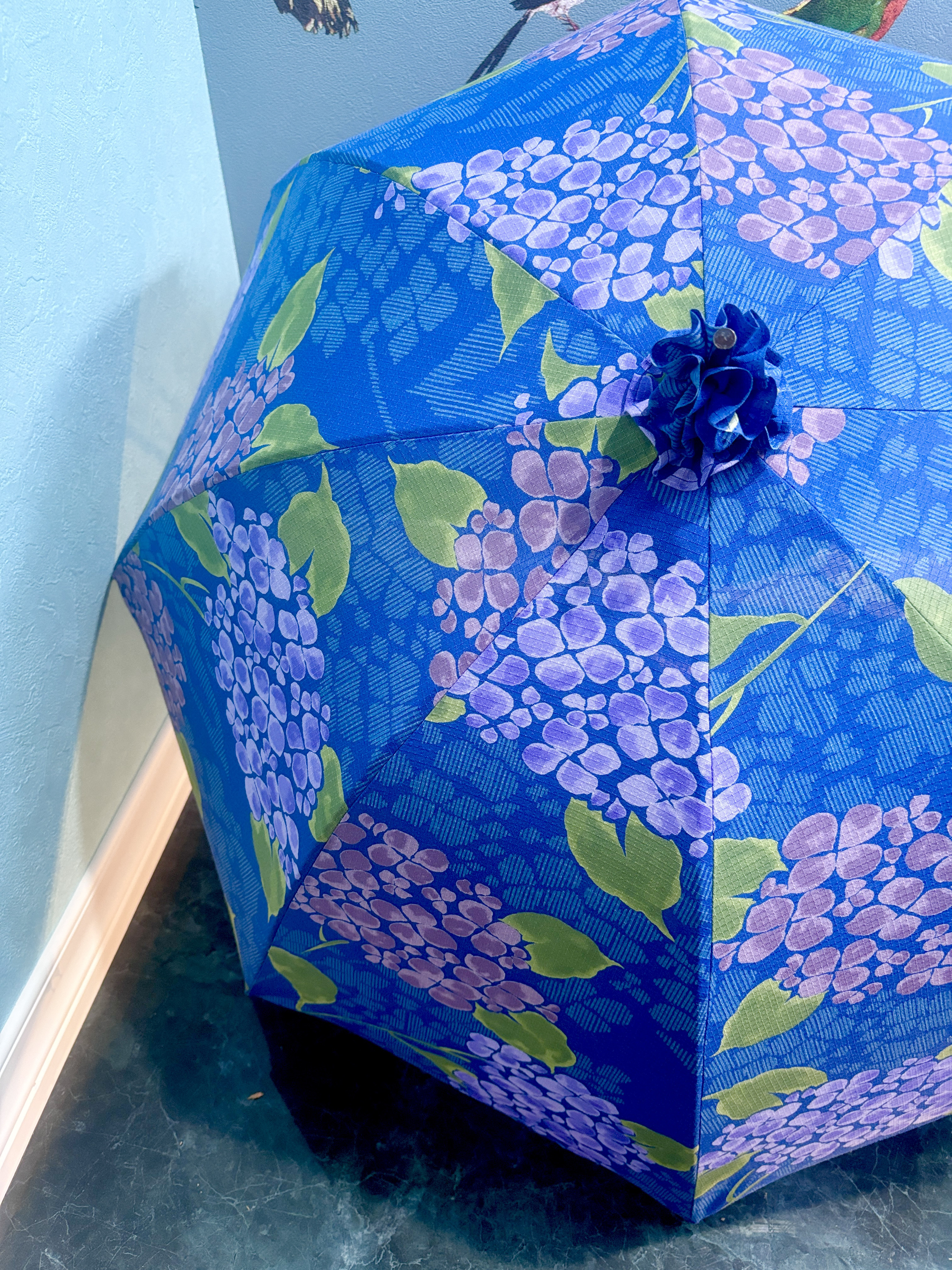 浴衣から生まれた日傘　あぢさゐや きのふの手紙はや古ぶ